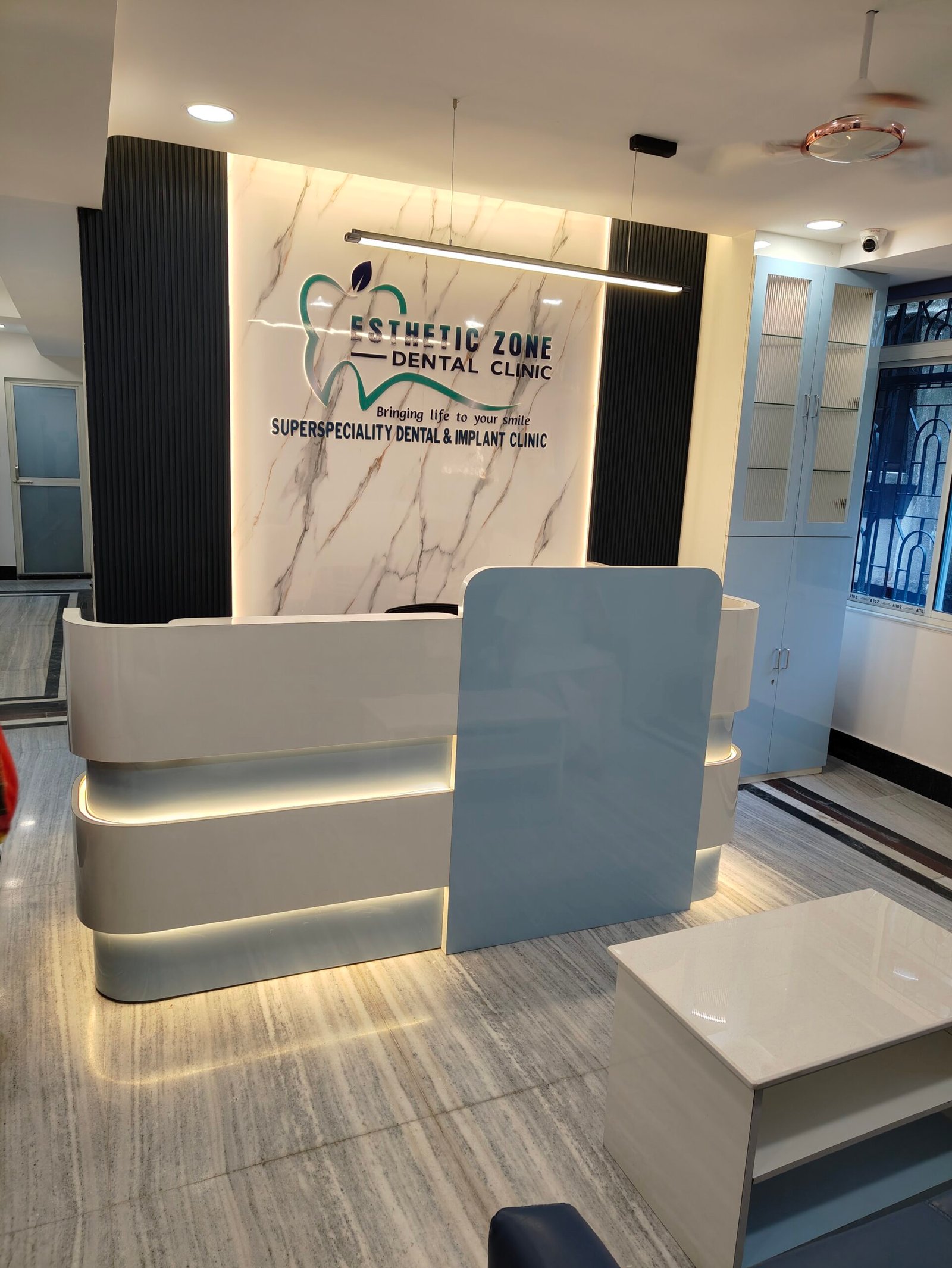 Dr Agarwal Esthetic Zone Dental Clinic Reception - Kankurgachi Kolkata
